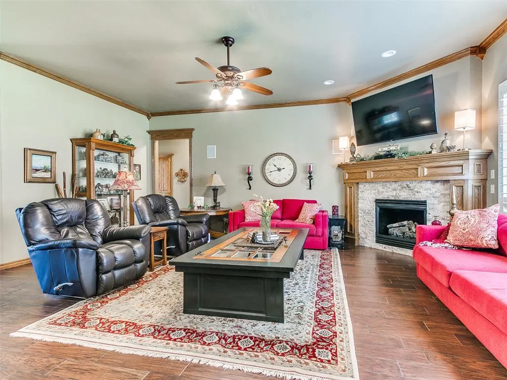 Photo 12 — 12428 Elizabeth Drive, Midwest City, OK 73130