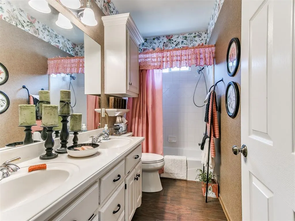 Photo 14 — 12428 Elizabeth Drive, Midwest City, OK 73130