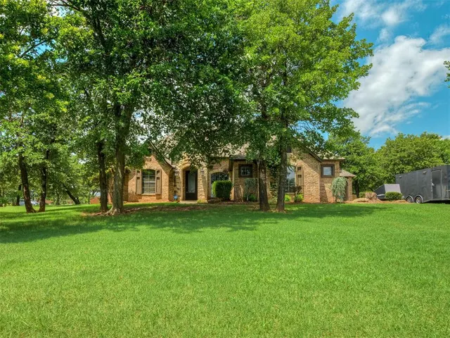 Photo 2 — 8275 Elk Grove, Blanchard, OK 73010