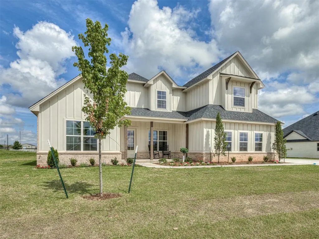 Photo 2 — 6921 Lake View Court, Cashion, OK 73016