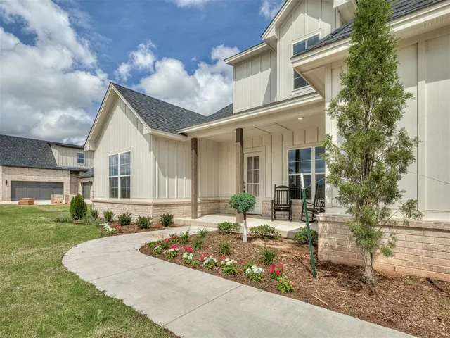 Photo 5 — 6921 Lake View Court, Cashion, OK 73016