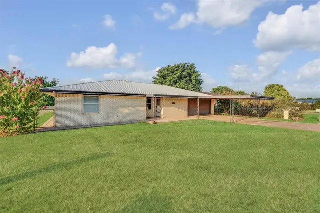 Front exterior — 412 E Washington Avenue, Sayre, OK 73662