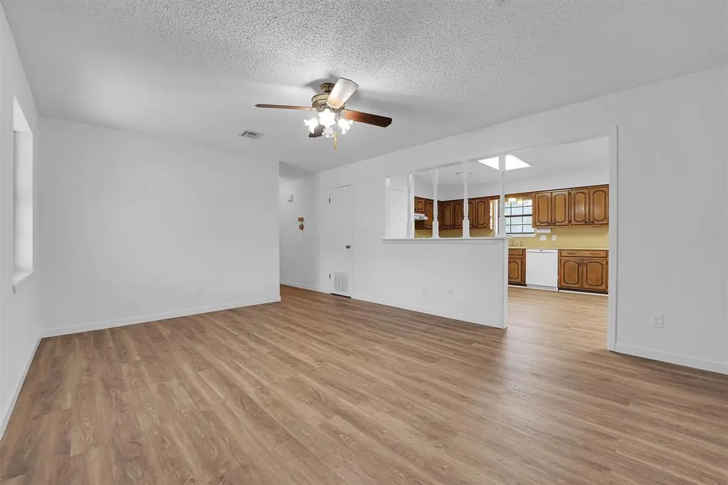 Photo 9 — 412 E Washington Avenue, Sayre, OK 73662