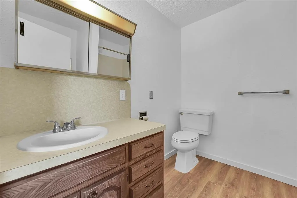 Photo 21 — 412 E Washington Avenue, Sayre, OK 73662