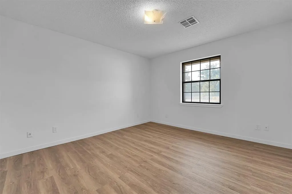 Photo 23 — 412 E Washington Avenue, Sayre, OK 73662