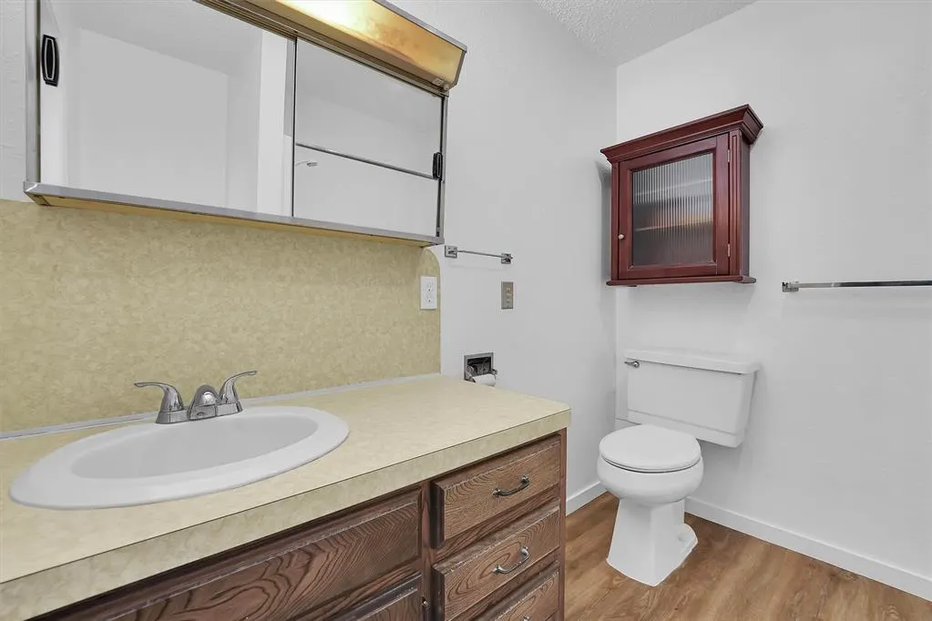 Photo 26 — 412 E Washington Avenue, Sayre, OK 73662