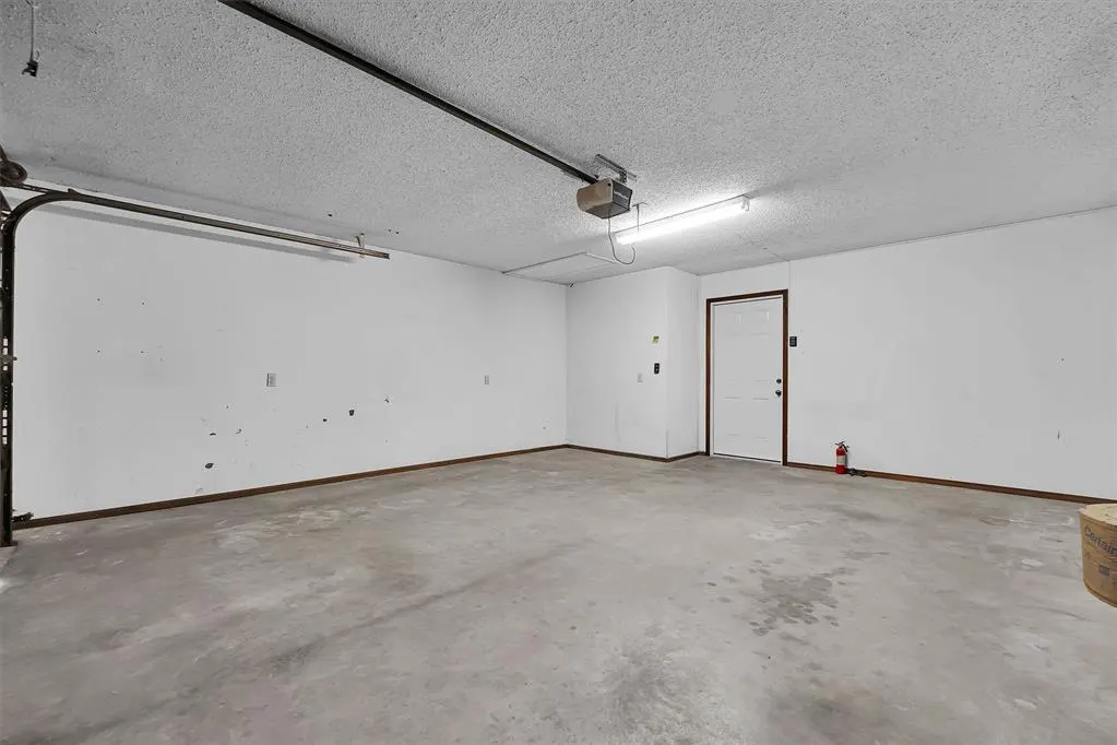 Photo 29 — 412 E Washington Avenue, Sayre, OK 73662