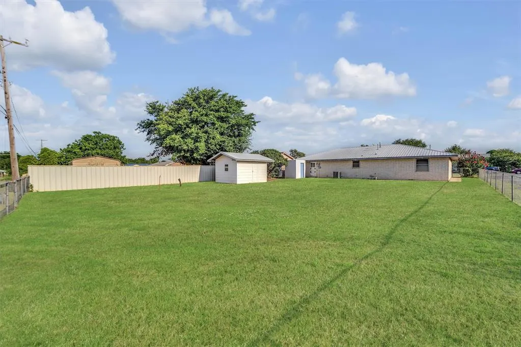Photo 35 — 412 E Washington Avenue, Sayre, OK 73662