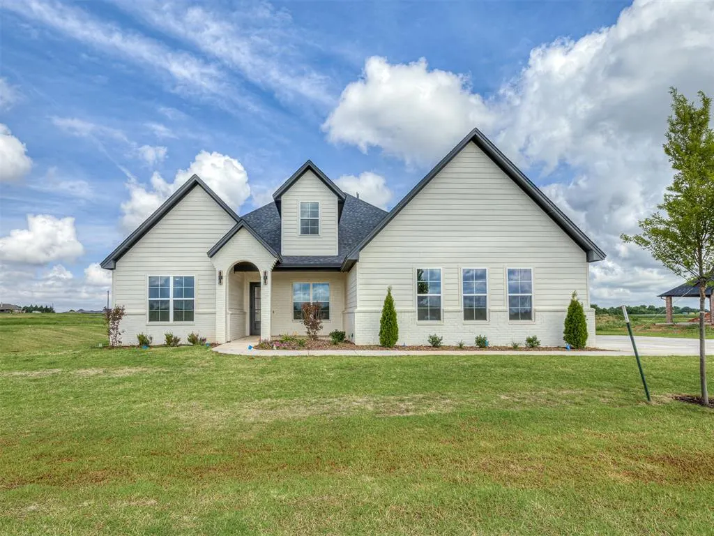 Front exterior — 6901 Lake View Court, Cashion, OK 73016