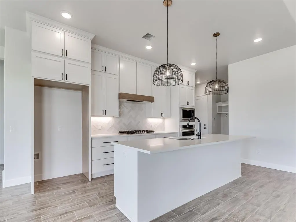 Photo 9 — 6901 Lake View Court, Cashion, OK 73016