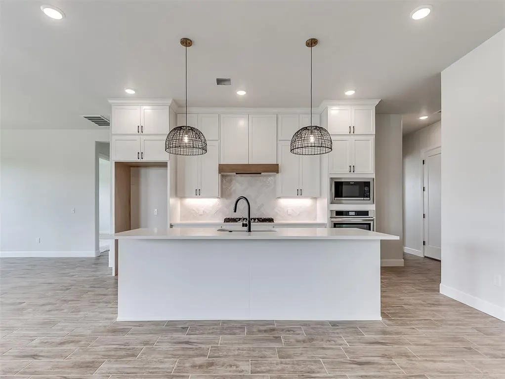 Photo 13 — 6901 Lake View Court, Cashion, OK 73016