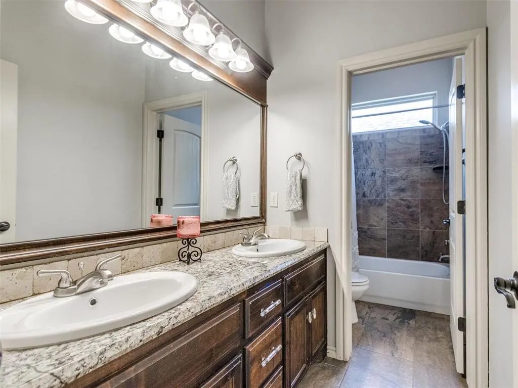 Photo 9 — 2101 Newbrook Drive, Edmond, OK 73003
