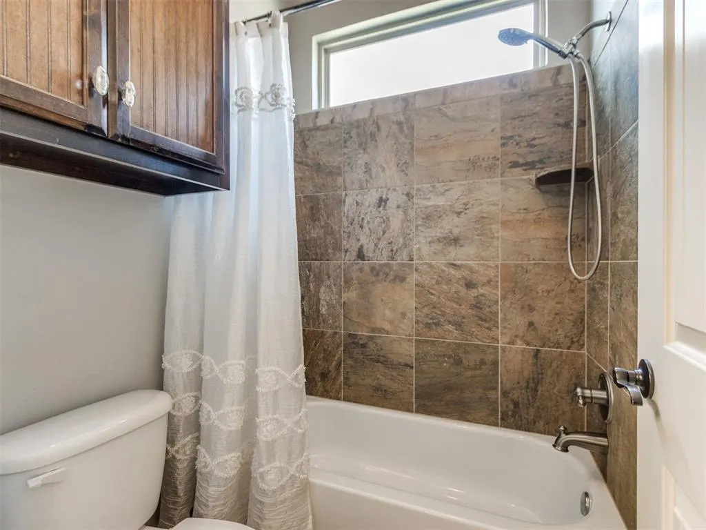 Photo 10 — 2101 Newbrook Drive, Edmond, OK 73003