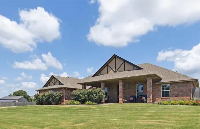 Front exterior — 13640 Ridge View Lane, Edmond, OK 73025