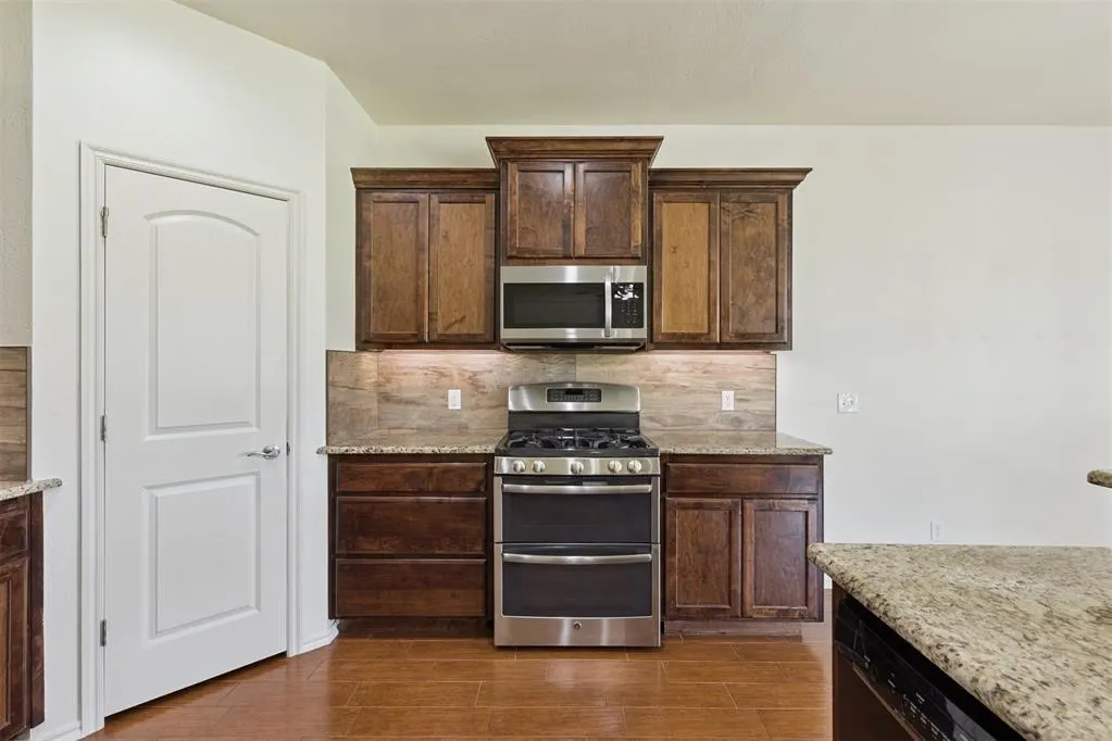Photo 6 — 13640 Ridge View Lane, Edmond, OK 73025