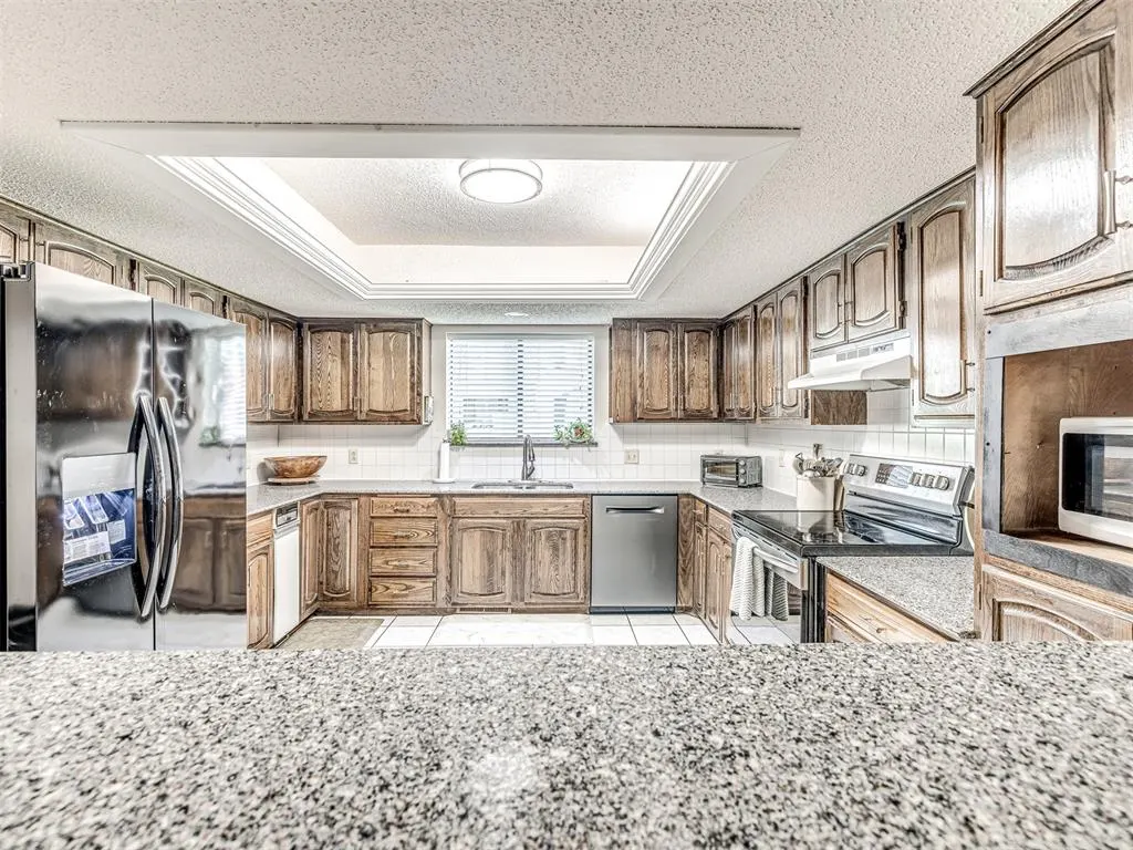 Photo 11 — 7818 Old Hickory Lane, Oklahoma City, OK 73116