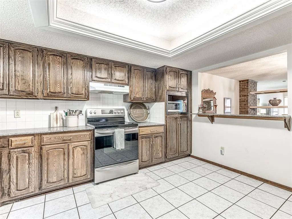 Photo 14 — 7818 Old Hickory Lane, Oklahoma City, OK 73116