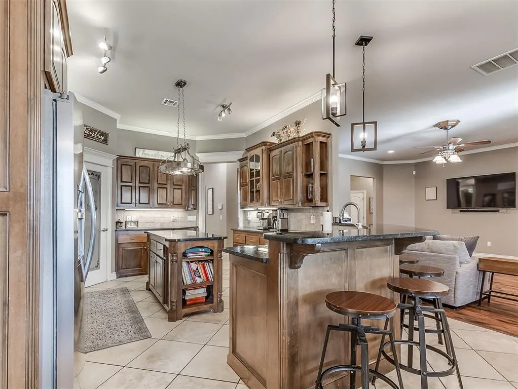 Photo 14 — 826 Silver Chase Drive, Choctaw, OK 73020