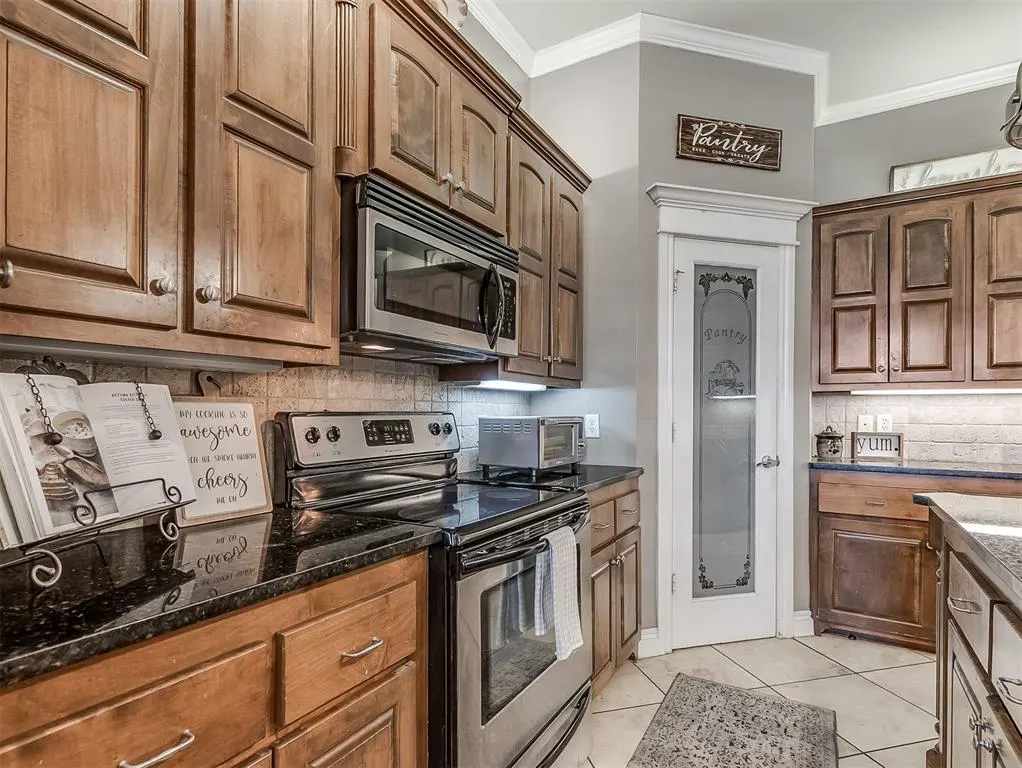 Photo 17 — 826 Silver Chase Drive, Choctaw, OK 73020