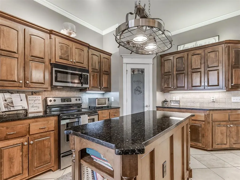Photo 19 — 826 Silver Chase Drive, Choctaw, OK 73020