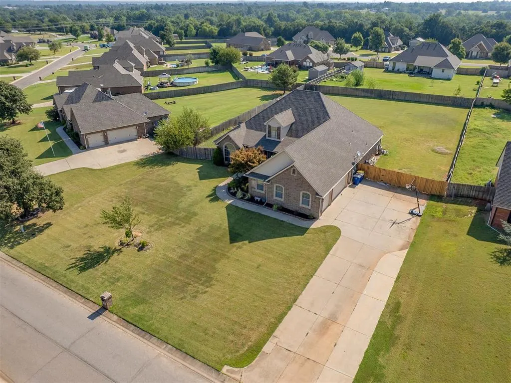 Photo 48 — 826 Silver Chase Drive, Choctaw, OK 73020