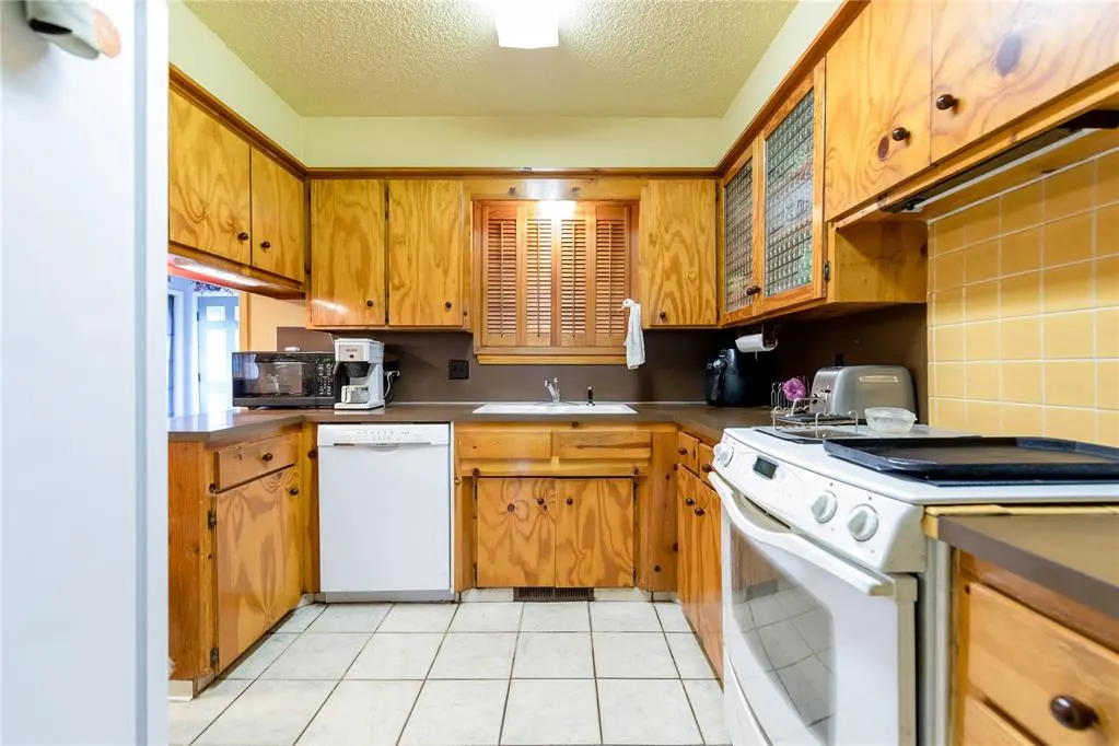 Photo 7 — 421 N Otis Avenue, Elk City, OK 73644