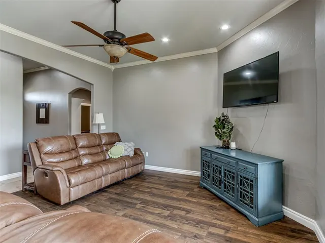 Photo 7 — 886 Silver Chase Drive, Choctaw, OK 73020