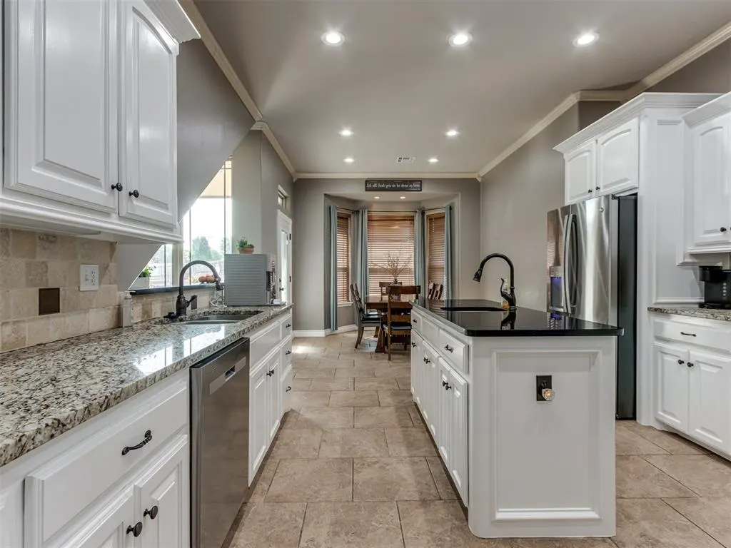 Photo 12 — 886 Silver Chase Drive, Choctaw, OK 73020