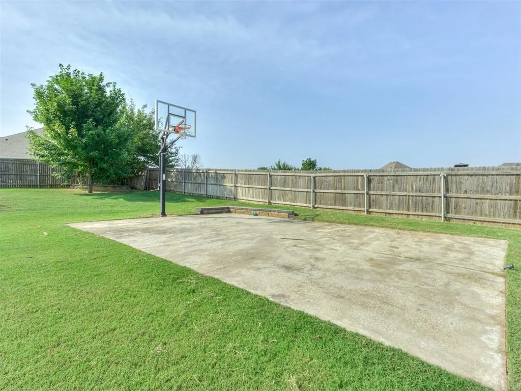 Photo 41 — 886 Silver Chase Drive, Choctaw, OK 73020