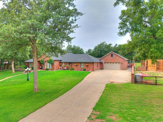 Photo 3 — 3118 Shady Lane Drive, Anadarko, OK 73005