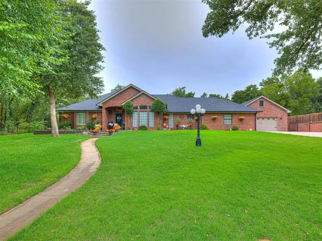 Photo 5 — 3118 Shady Lane Drive, Anadarko, OK 73005