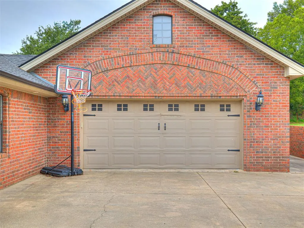 Photo 8 — 3118 Shady Lane Drive, Anadarko, OK 73005