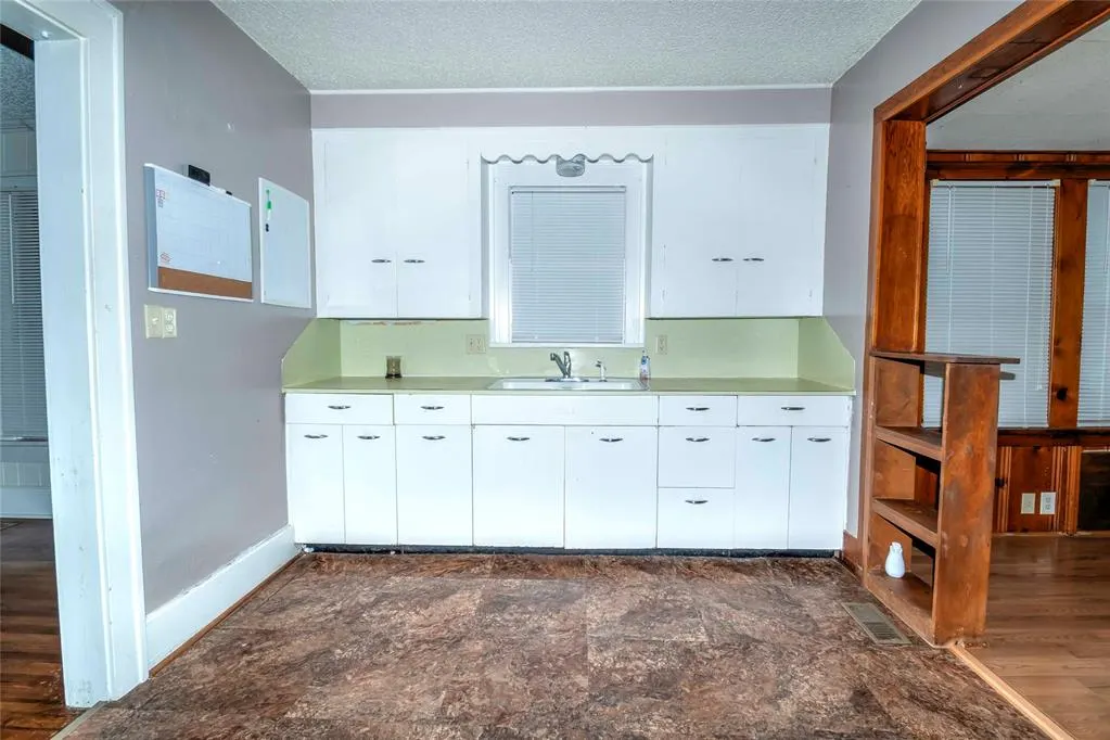 Photo 8 — 802 Bennett Boulevard, Chandler, OK 74834