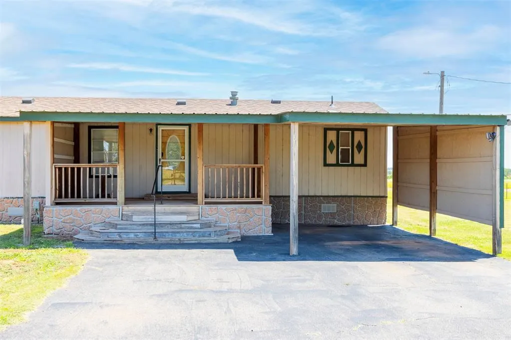 Photo 2 — 11676 N 1880 Road, Sayre, OK 73662