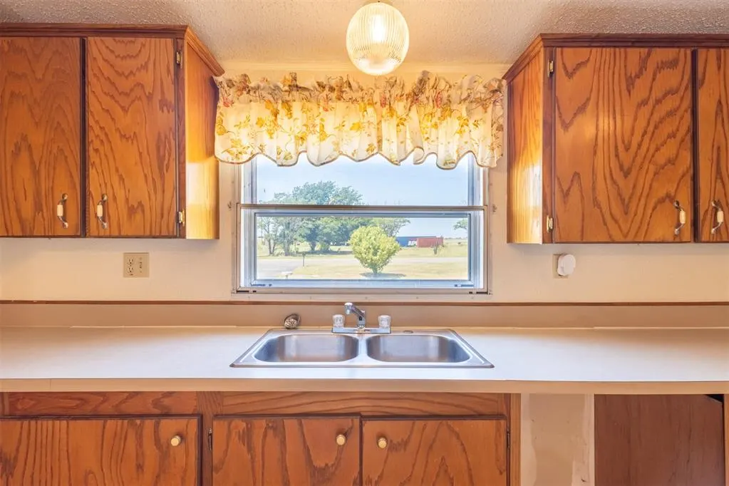 Photo 8 — 11676 N 1880 Road, Sayre, OK 73662