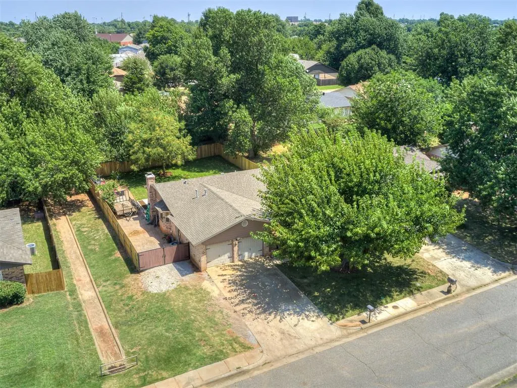 Photo 41 — 625 Hawthorne Place, Edmond, OK 73003