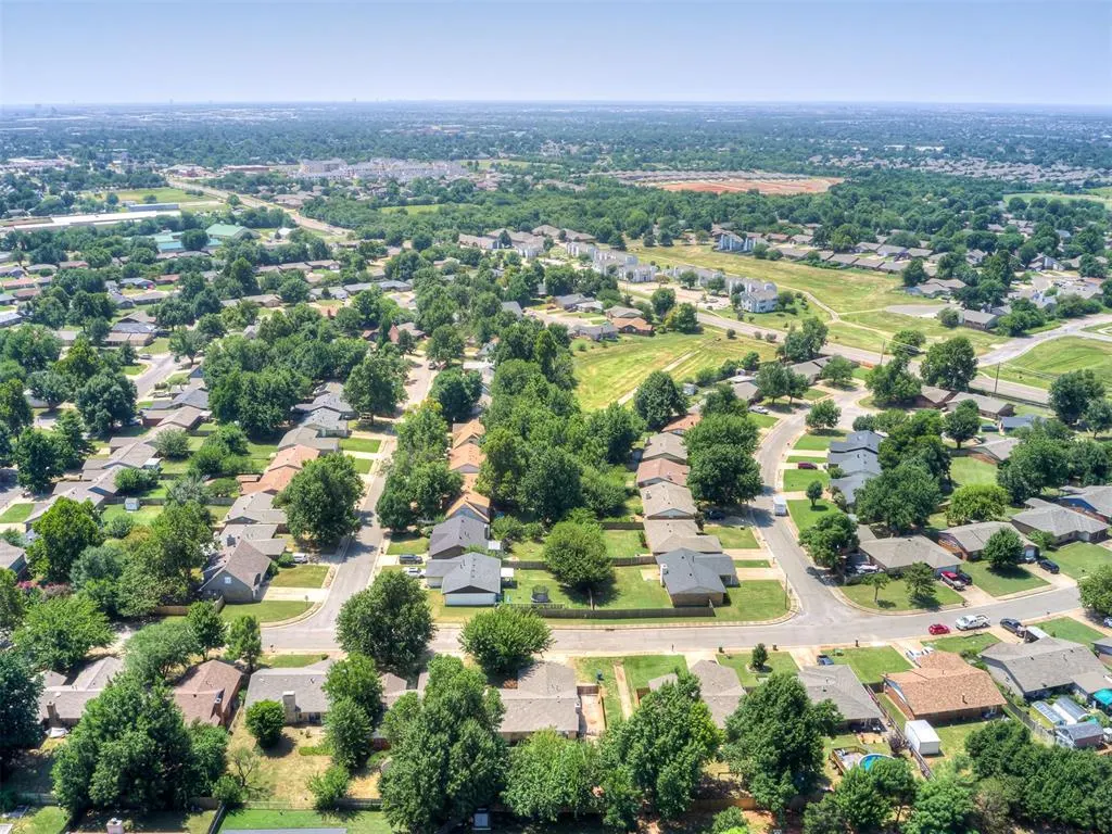 Photo 44 — 625 Hawthorne Place, Edmond, OK 73003