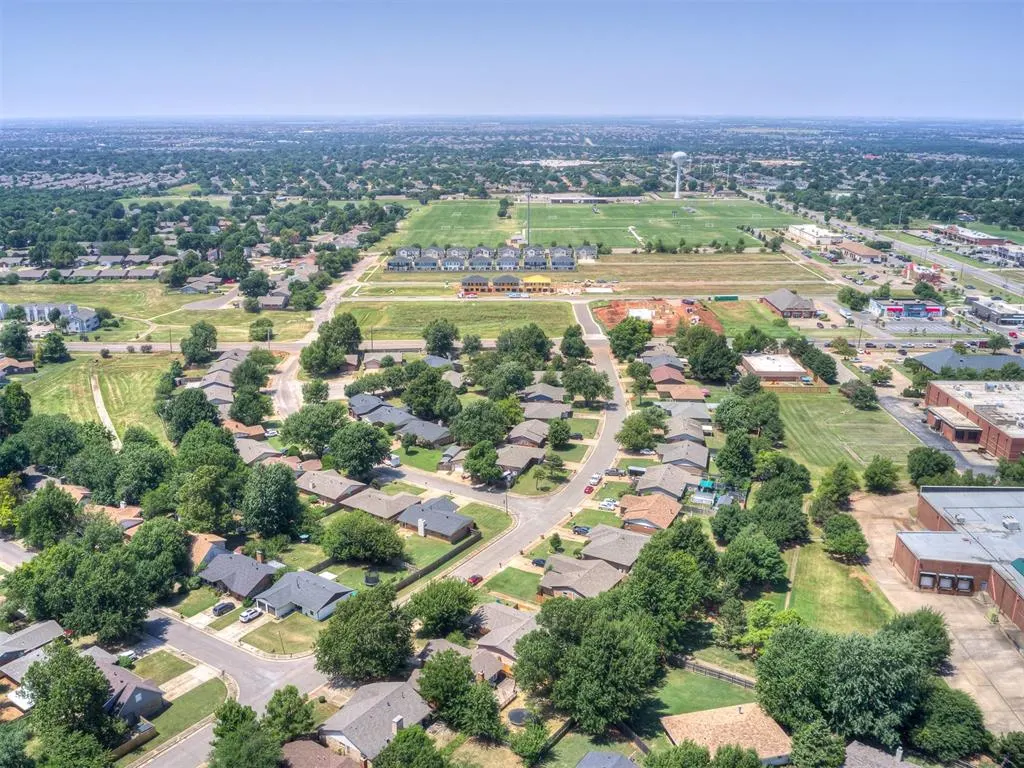 Photo 45 — 625 Hawthorne Place, Edmond, OK 73003