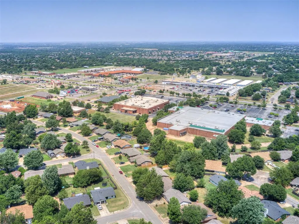 Photo 46 — 625 Hawthorne Place, Edmond, OK 73003