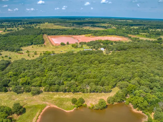 Photo 6 — 36371 Anderson Rd., Macomb, OK 74852
