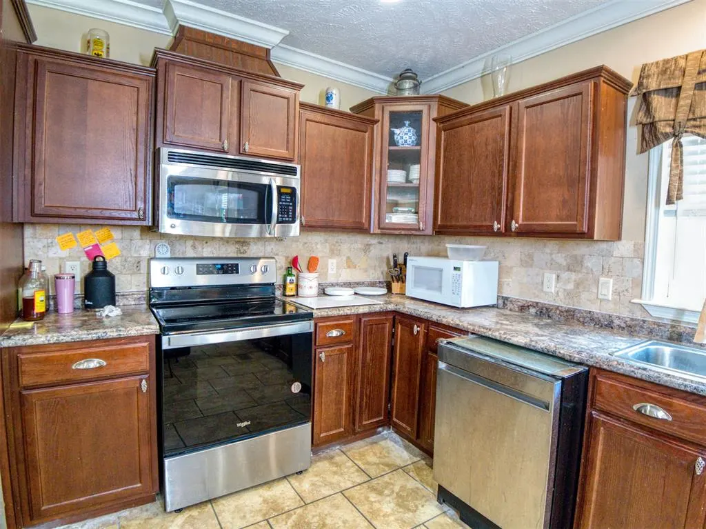 Photo 18 — 36371 Anderson Rd., Macomb, OK 74852