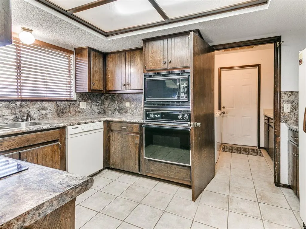 Photo 14 — 9011 N Rockwell Drive, Oklahoma City, OK 73132