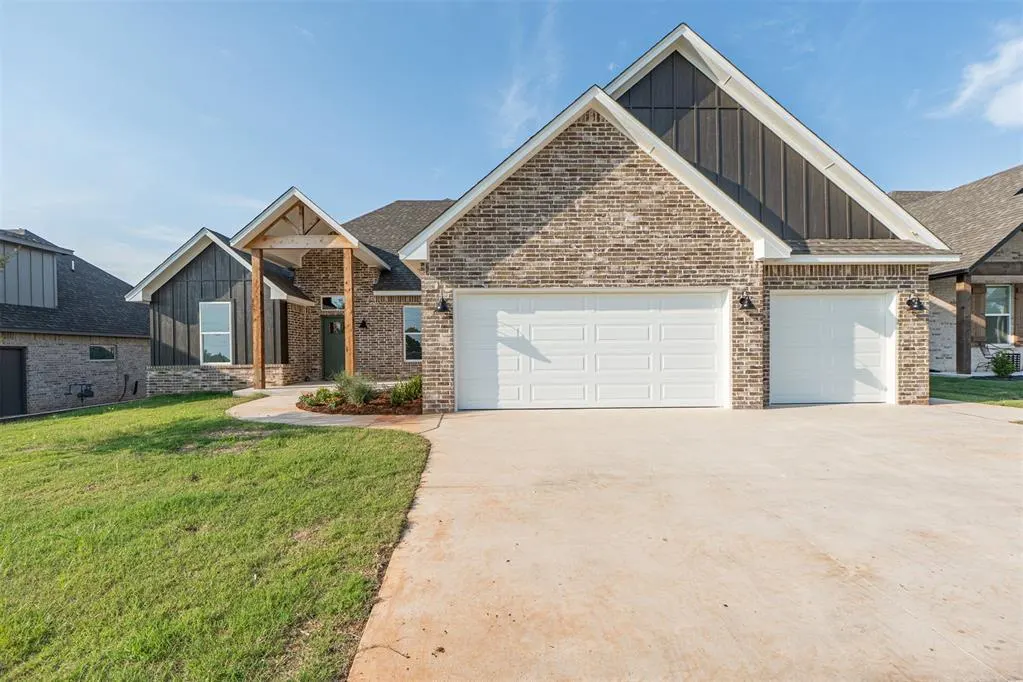 Front exterior — 11621 SW 58th Street, Mustang, OK 73064