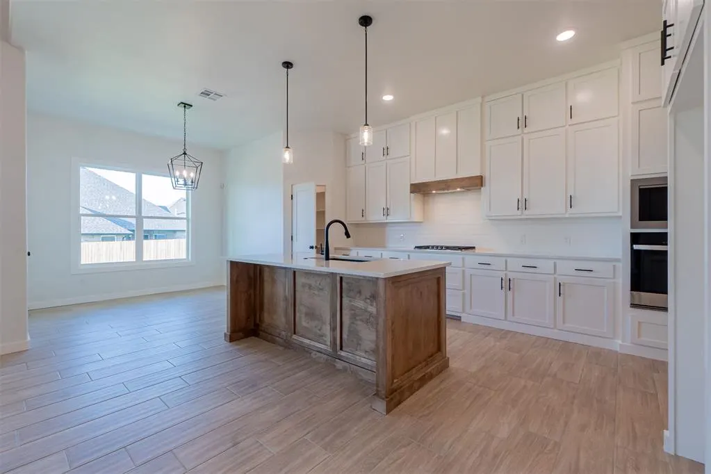Photo 10 — 11621 SW 58th Street, Mustang, OK 73064