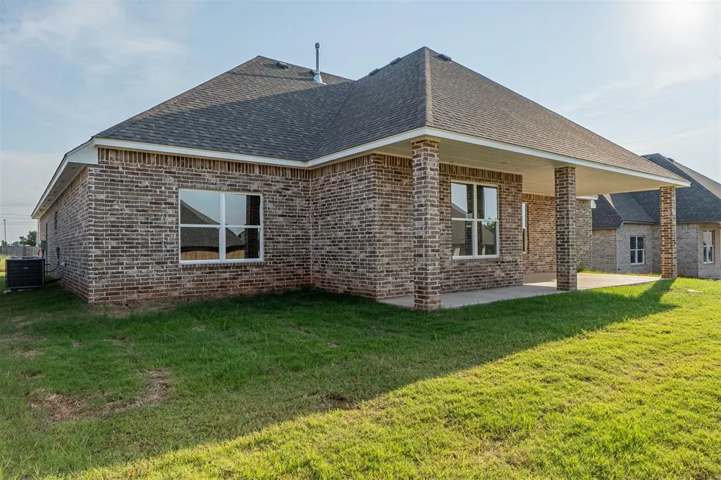 Photo 35 — 11621 SW 58th Street, Mustang, OK 73064