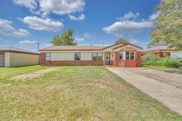 Photo 2 — 1500 Scott Street, Altus, OK 73521