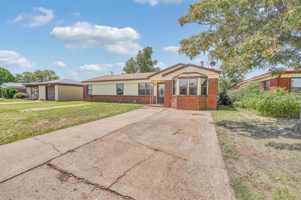 Photo 3 — 1500 Scott Street, Altus, OK 73521
