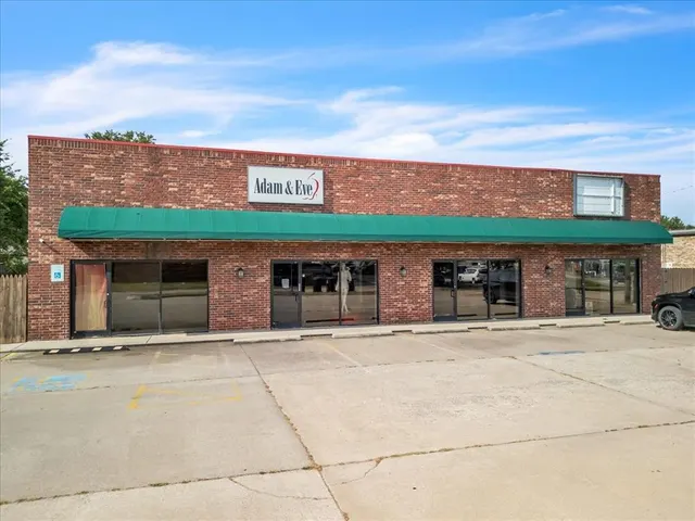 Front exterior — 2905 NW NW 70th Street, Oklahoma City, OK 73116