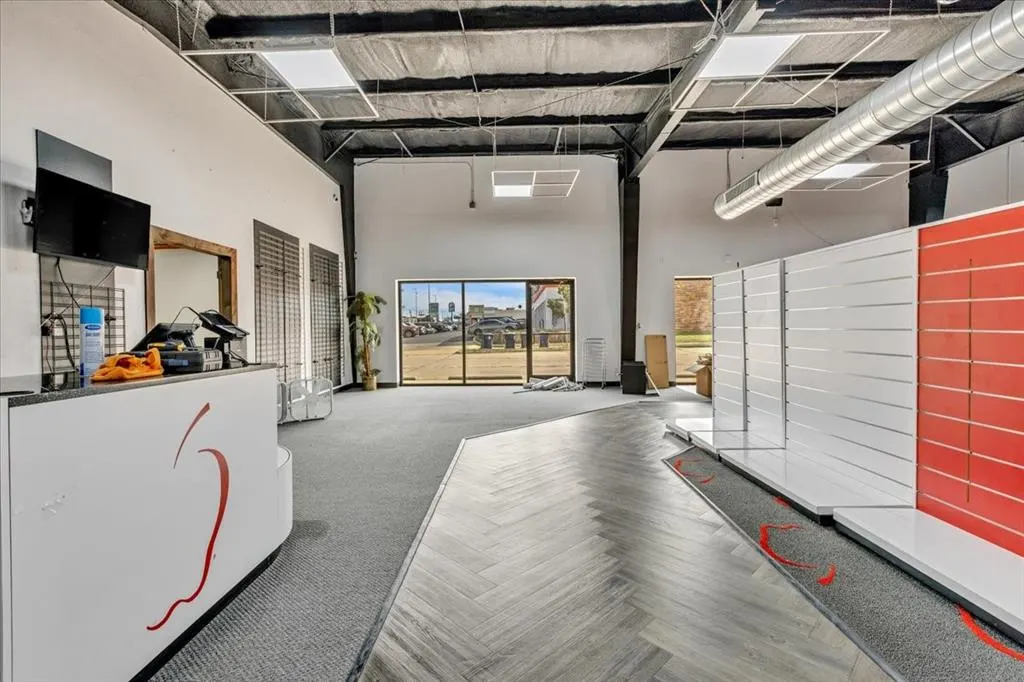 Photo 9 — 2905 NW NW 70th Street, Oklahoma City, OK 73116