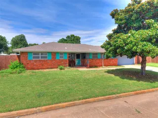 Sold home at 2201 N Mueller Avenue